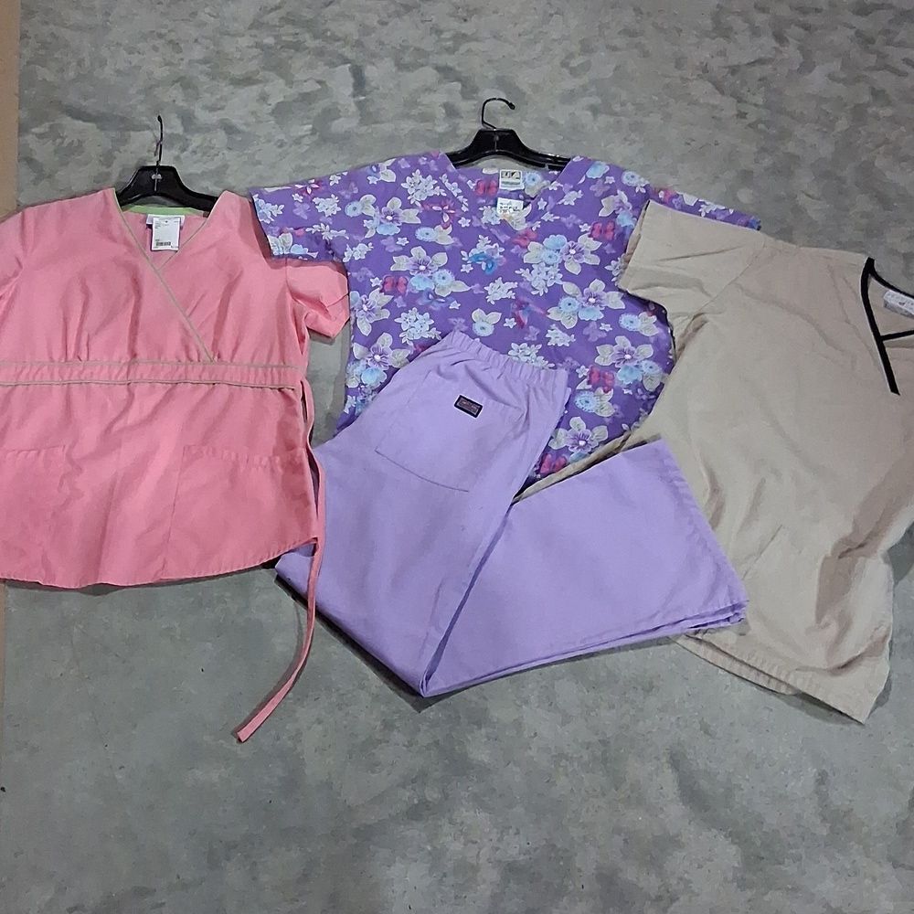 4 XS pc. scrubs: SB, &‎ UA, & Cherokee & Peaches.